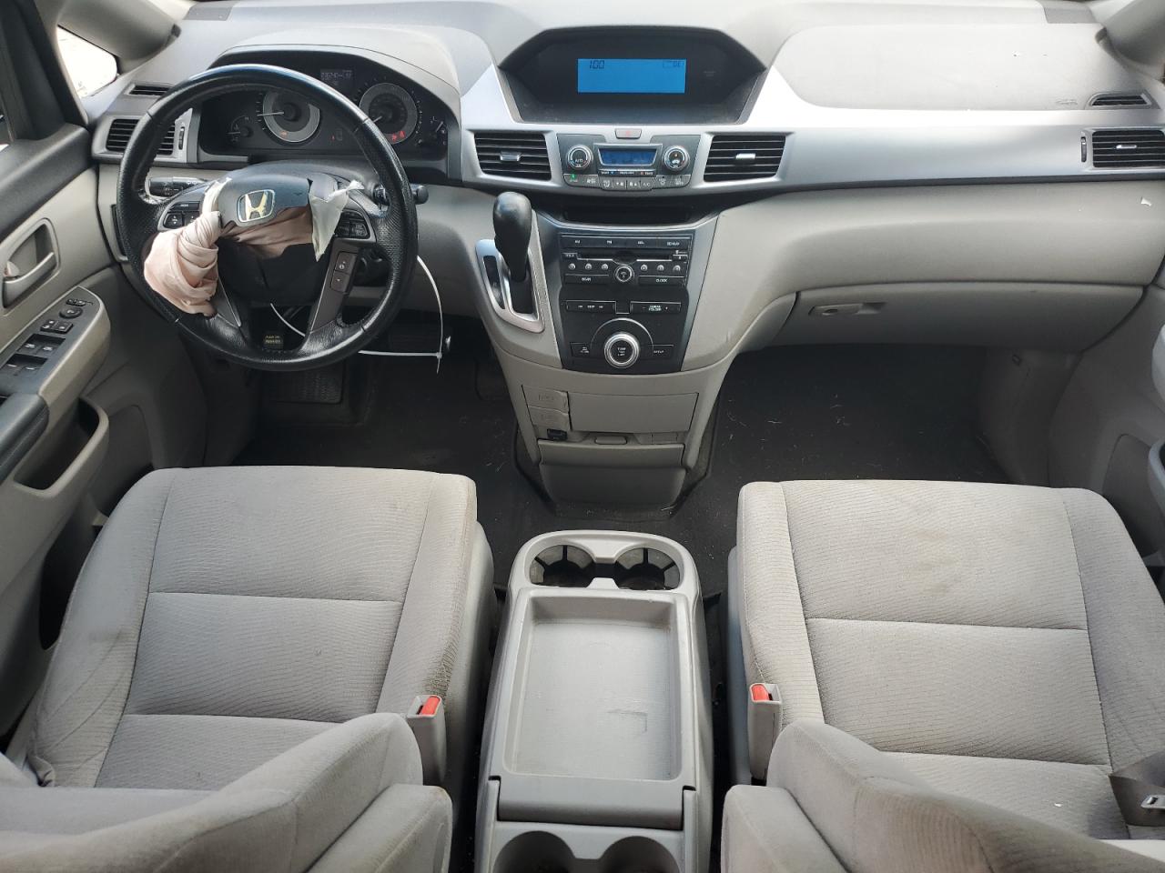 2011 Honda Odyssey - Image 8