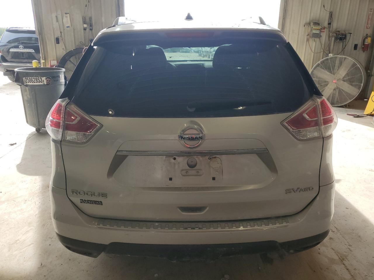 KNMAT2MVXFP570519 2015 Nissan Rogue S