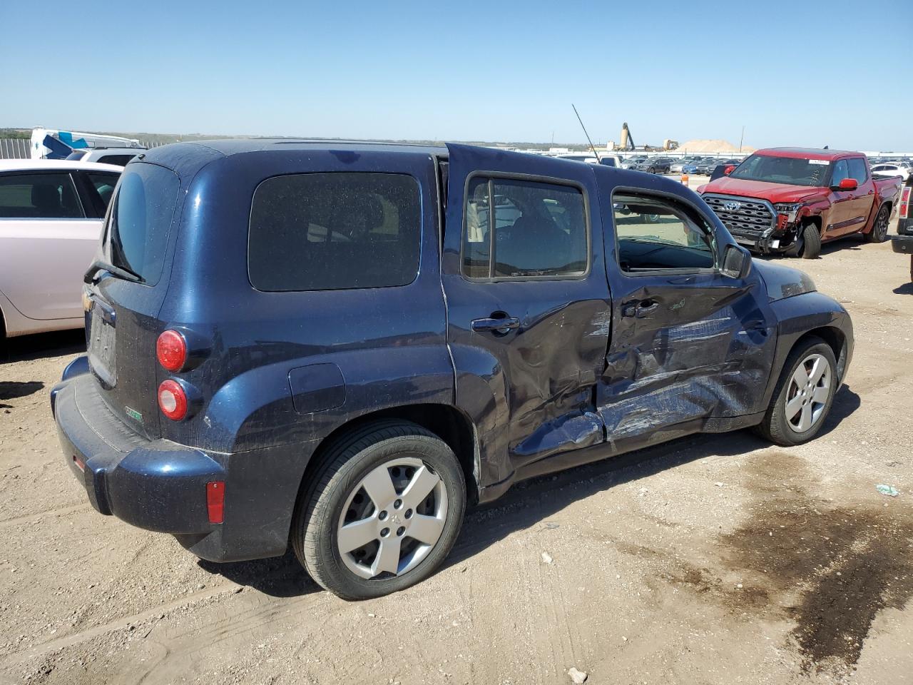 2011 Chevrolet HHR - Image 3