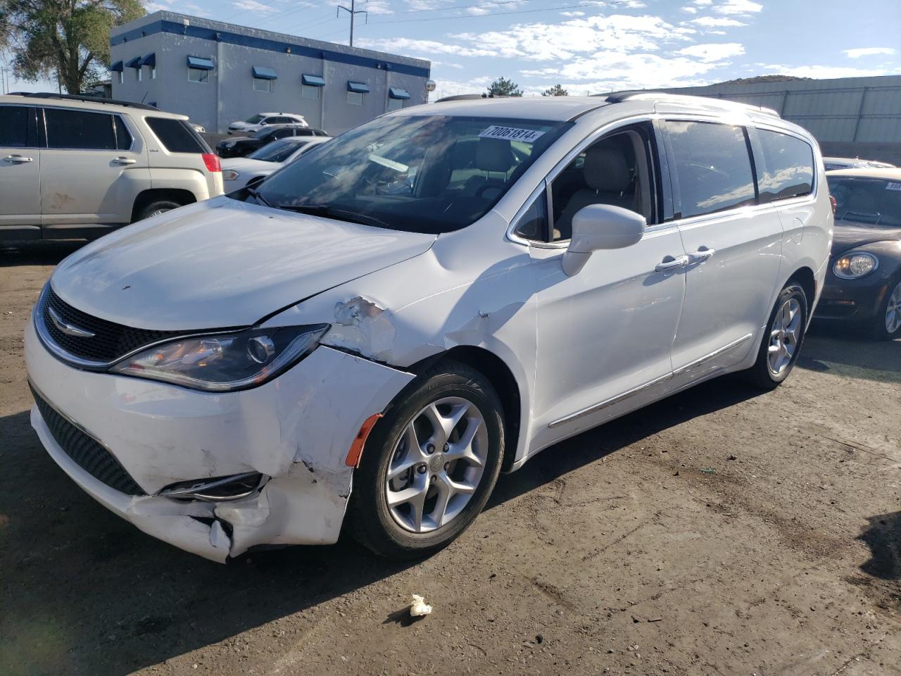 2017 Chrysler Pacifica Touring L for Sale in Anthony, TX - Front End