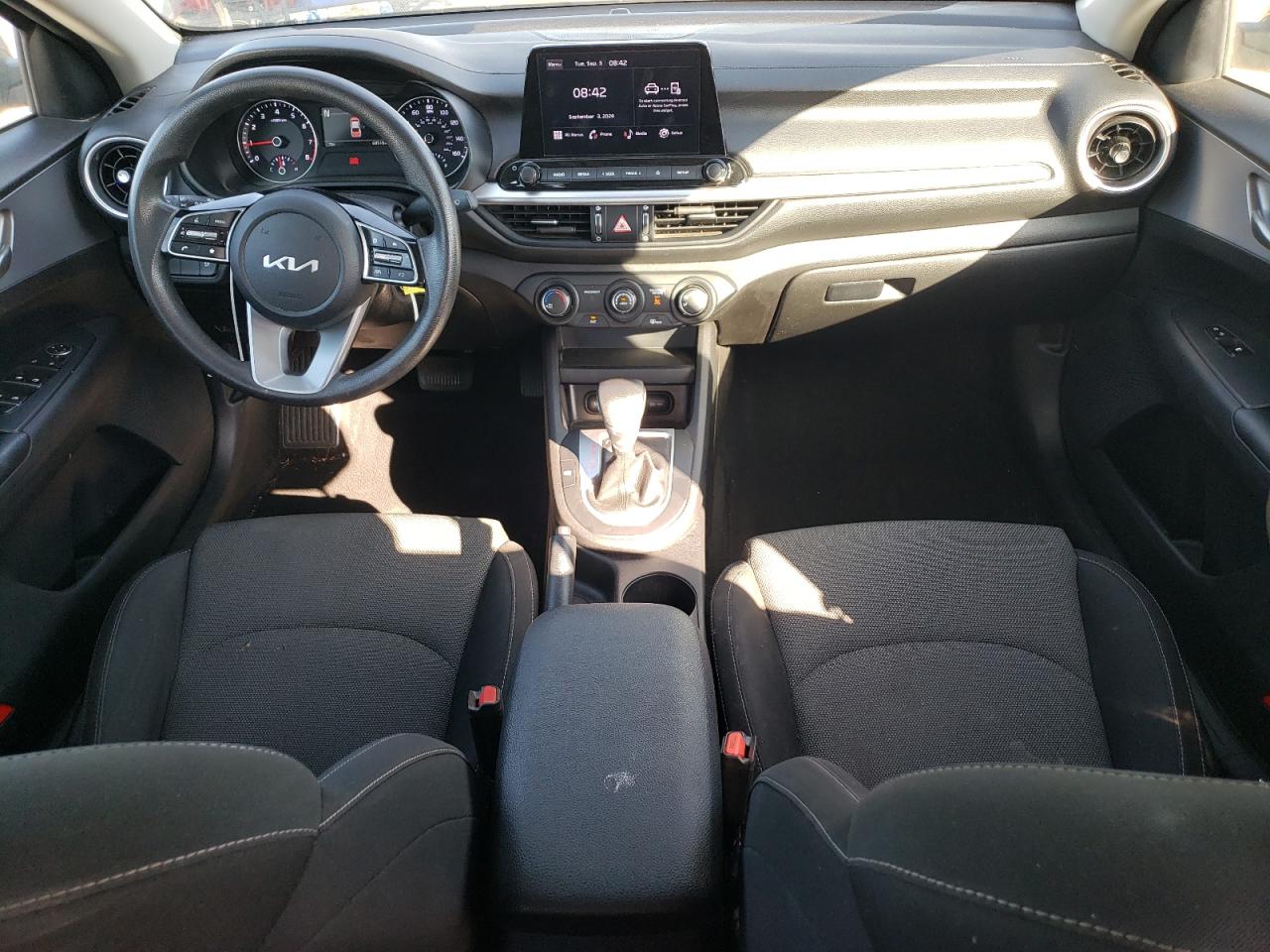2022 Kia Forte - Image 8