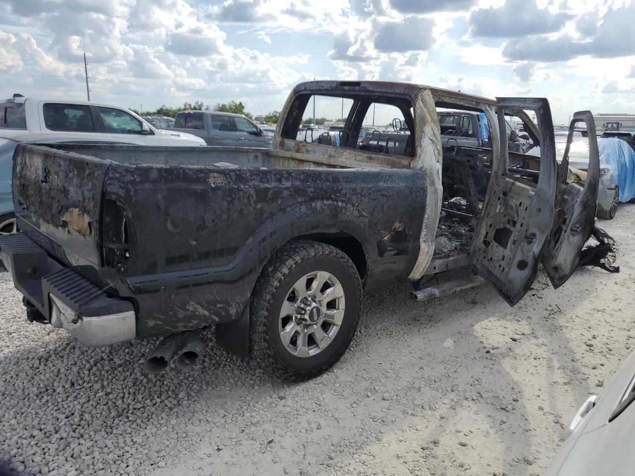 2011 Ford F250 - Image 3