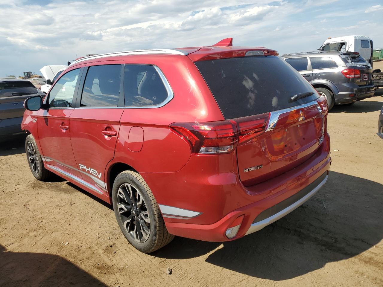 JA4J24A53JZ066114 2018 MITSUBISHI OUTLANDER - Image 2