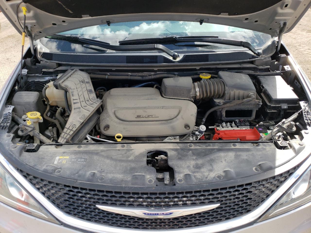 2020 Chrysler Pacifica - Image 13