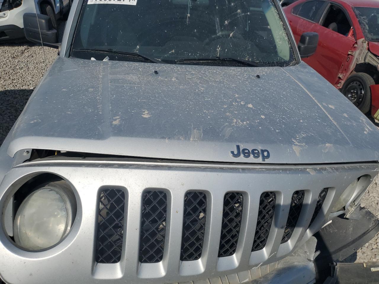 2011 Jeep Liberty (Patriot) - Image 13
