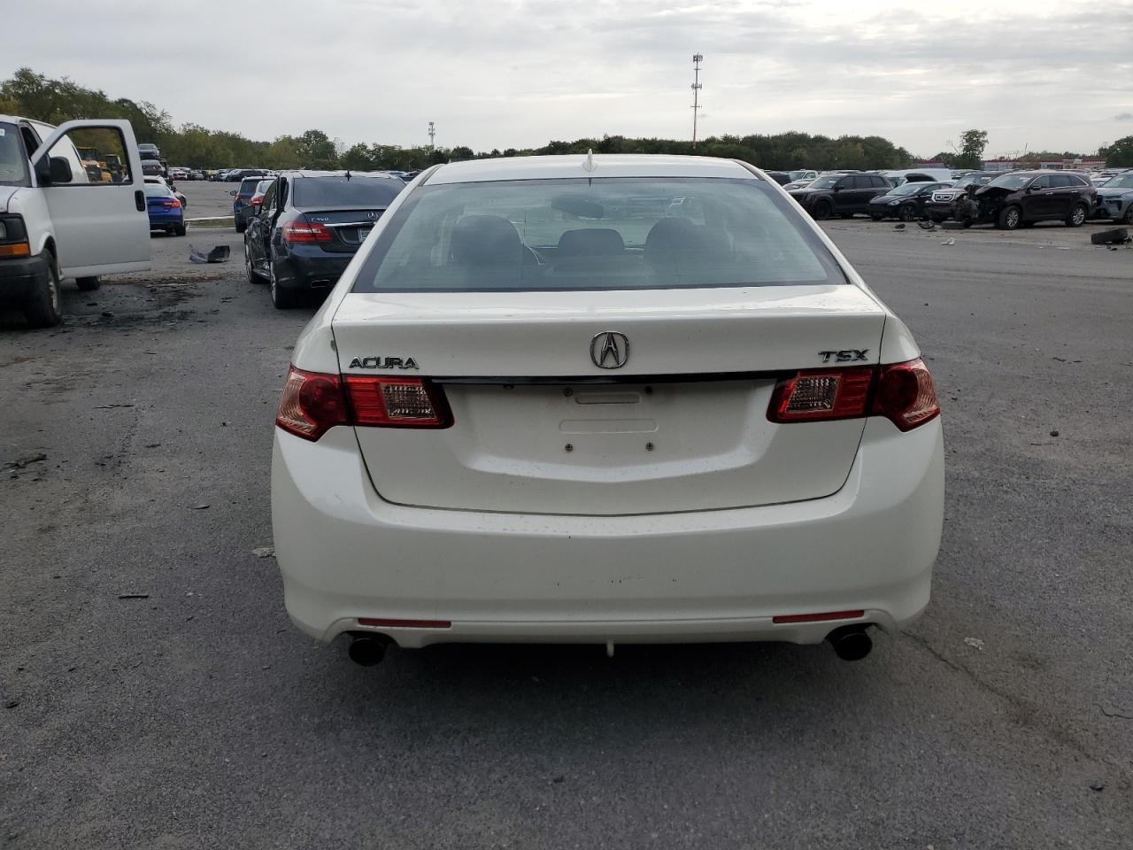 JH4CU2F6XBC005053 2011 Acura Tsx