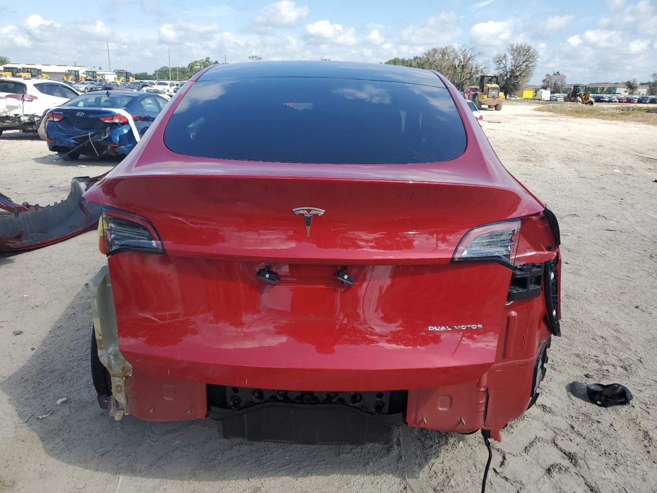 2023 Tesla Model Y VIN: 7SAYGDEE6PA090857 Lot: 71748234