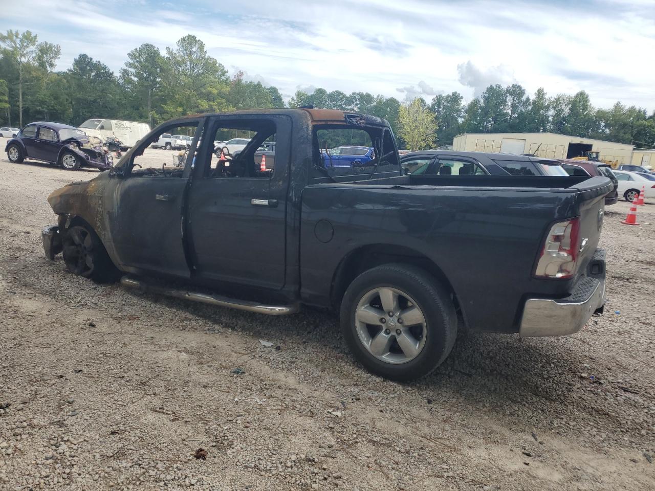 2016 RAM 1500 - Image 2