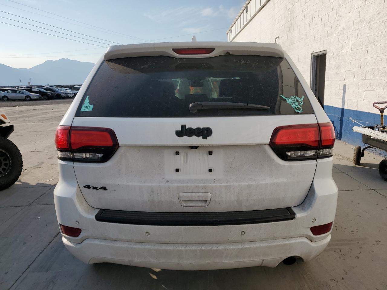 1C4RJFAGXJC251840 2018 Jeep Grand Cherokee Laredo