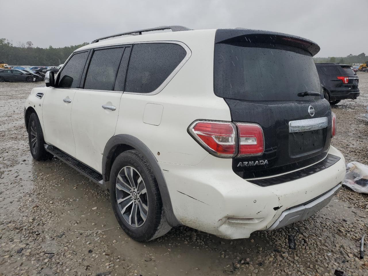 JN8AY2NE5H9707023 2017 NISSAN ARMADA - Image 2