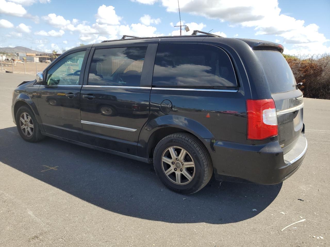 2012 Chrysler Town & Country - Image 2