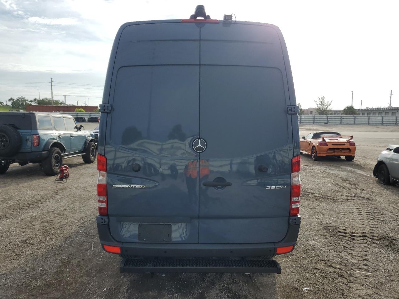 2018 Mercedes-Benz Sprinter 2500 VIN: WD3PE7CDXJP643059 Lot: 73255284