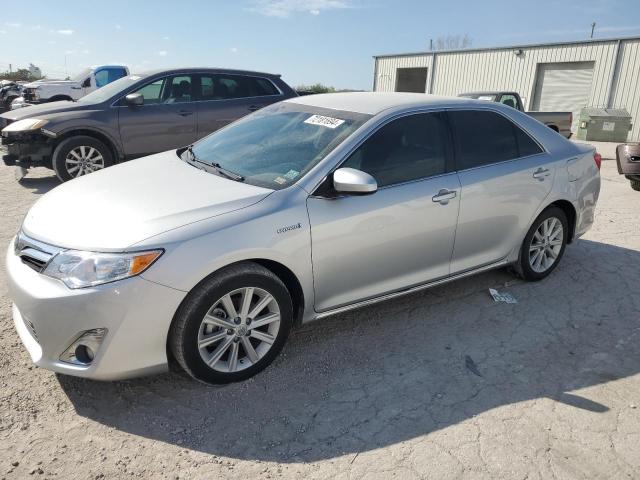 2013 Toyota Camry Hybrid de vânzare în Kansas City, KS - Side