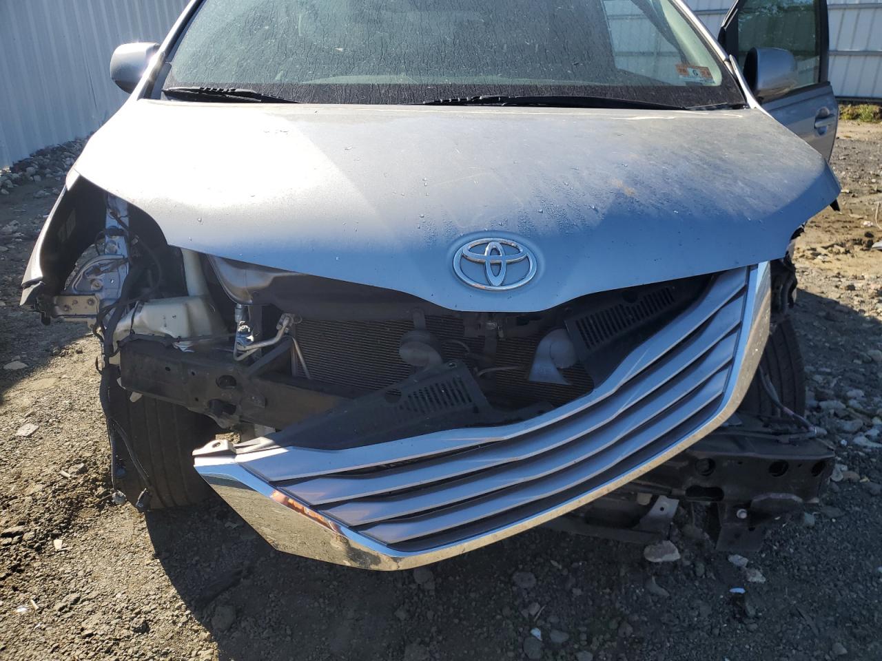 2015 Toyota Sienna Le VIN: 5TDKK3DC3FS594677 Lot: 70391564