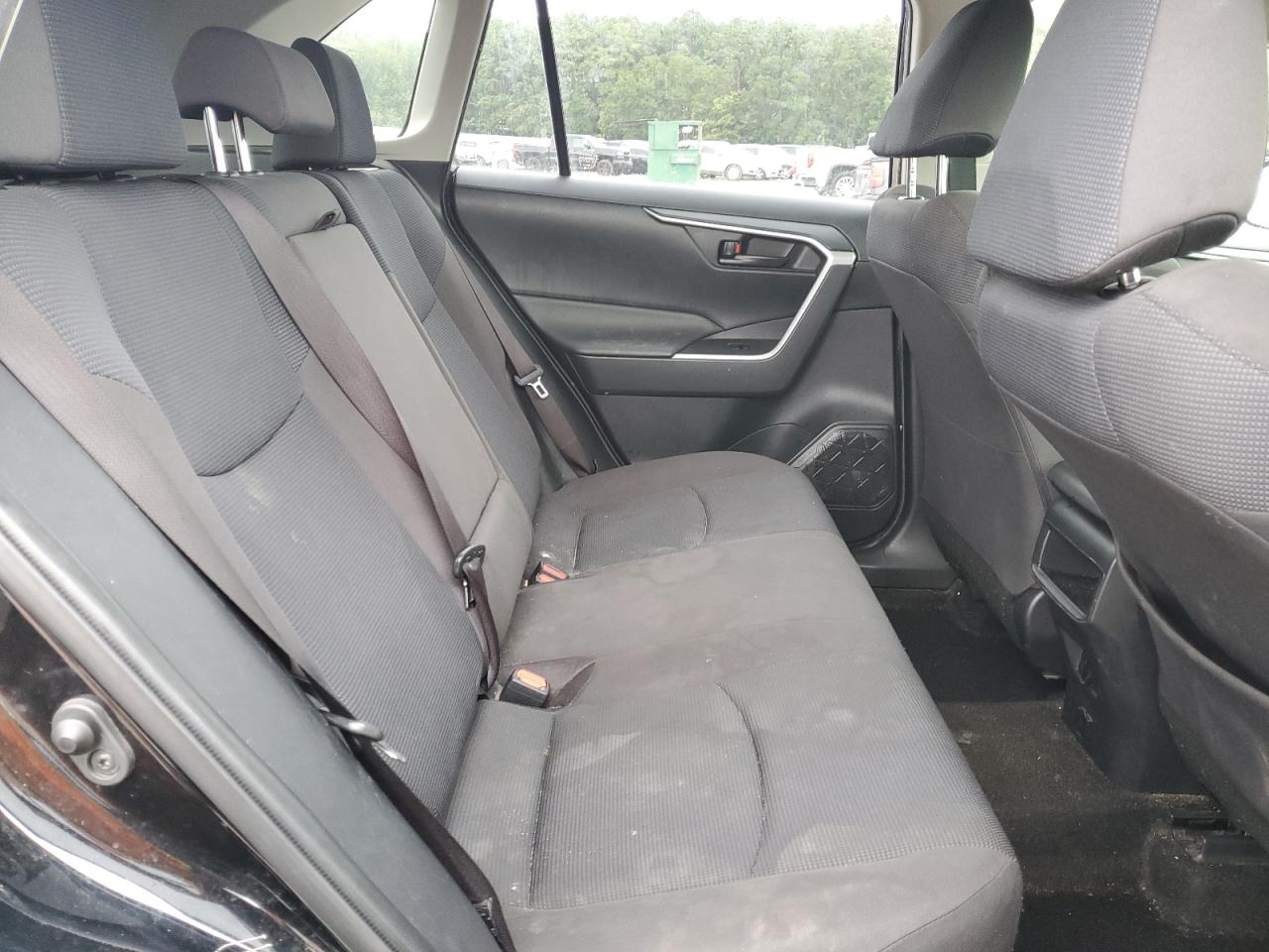 2020 Toyota RAV 4 - Image 12