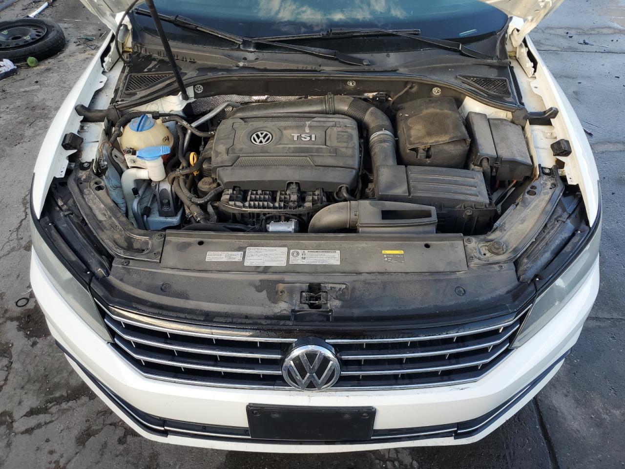 1VWAS7A3XGC018656 2016 Volkswagen Passat S