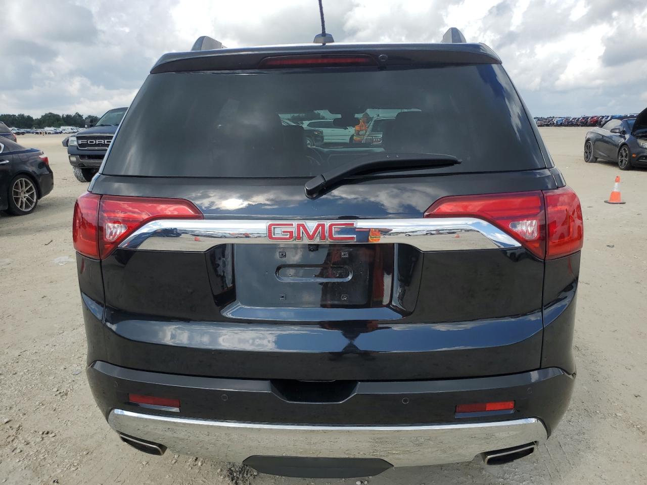 1GKKNPLS5JZ121043 2018 GMC Acadia Denali