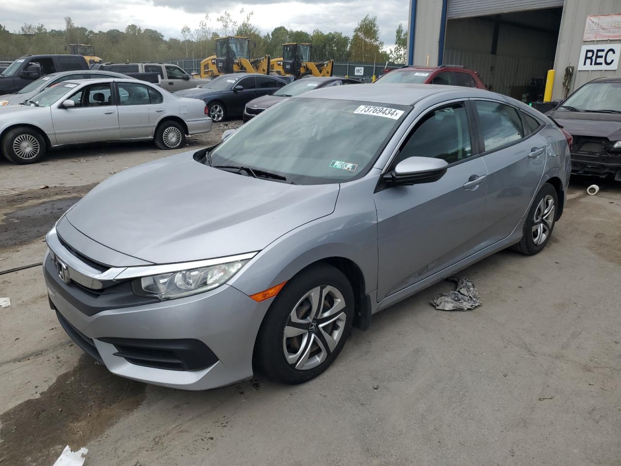 2HGFC2F56JH605820 2018 HONDA CIVIC - Image 1