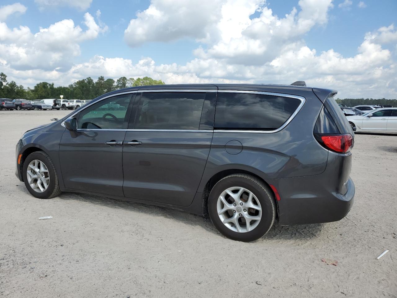 2C4RC1FG7JR127571 2018 CHRYSLER PACIFICA - Image 2