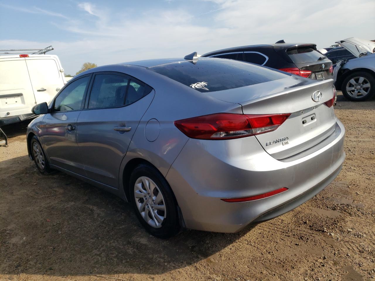 5NPD74LF6HH127340 2017 HYUNDAI ELANTRA - Image 2