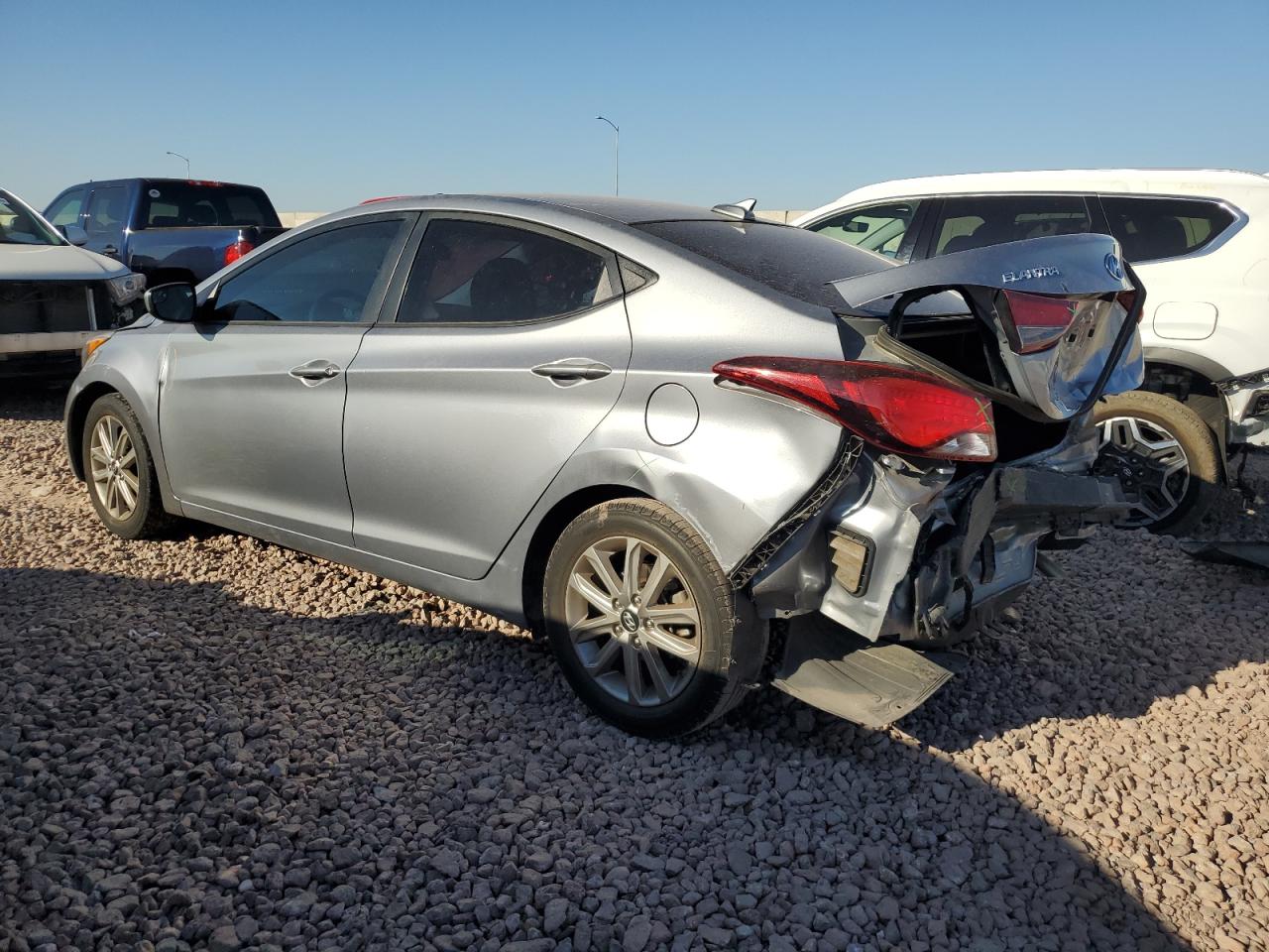 5NPDH4AE7GH783326 2016 HYUNDAI ELANTRA - Image 2