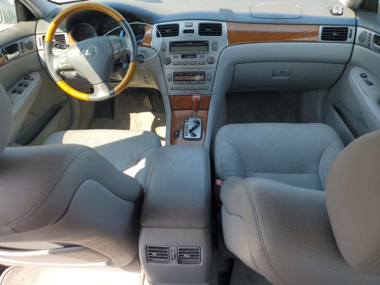 2005 Lexus ES - Image 8