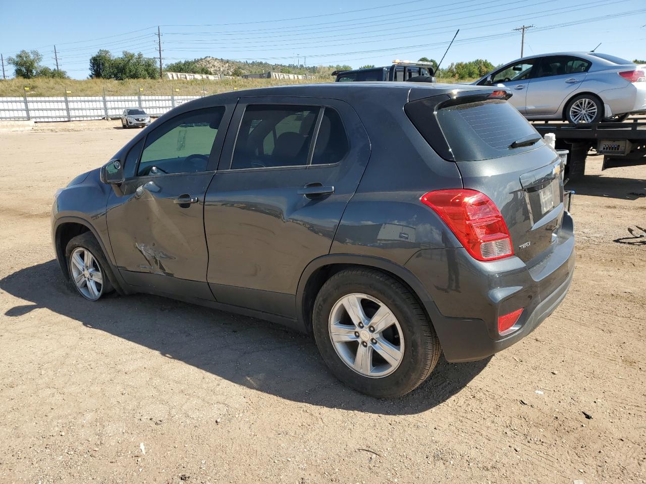 VIN 3GNCJKSB4KL405215 2019 CHEVROLET TRAX no.2