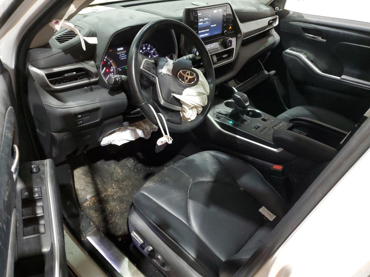 2022 Toyota Highlander - Image 8