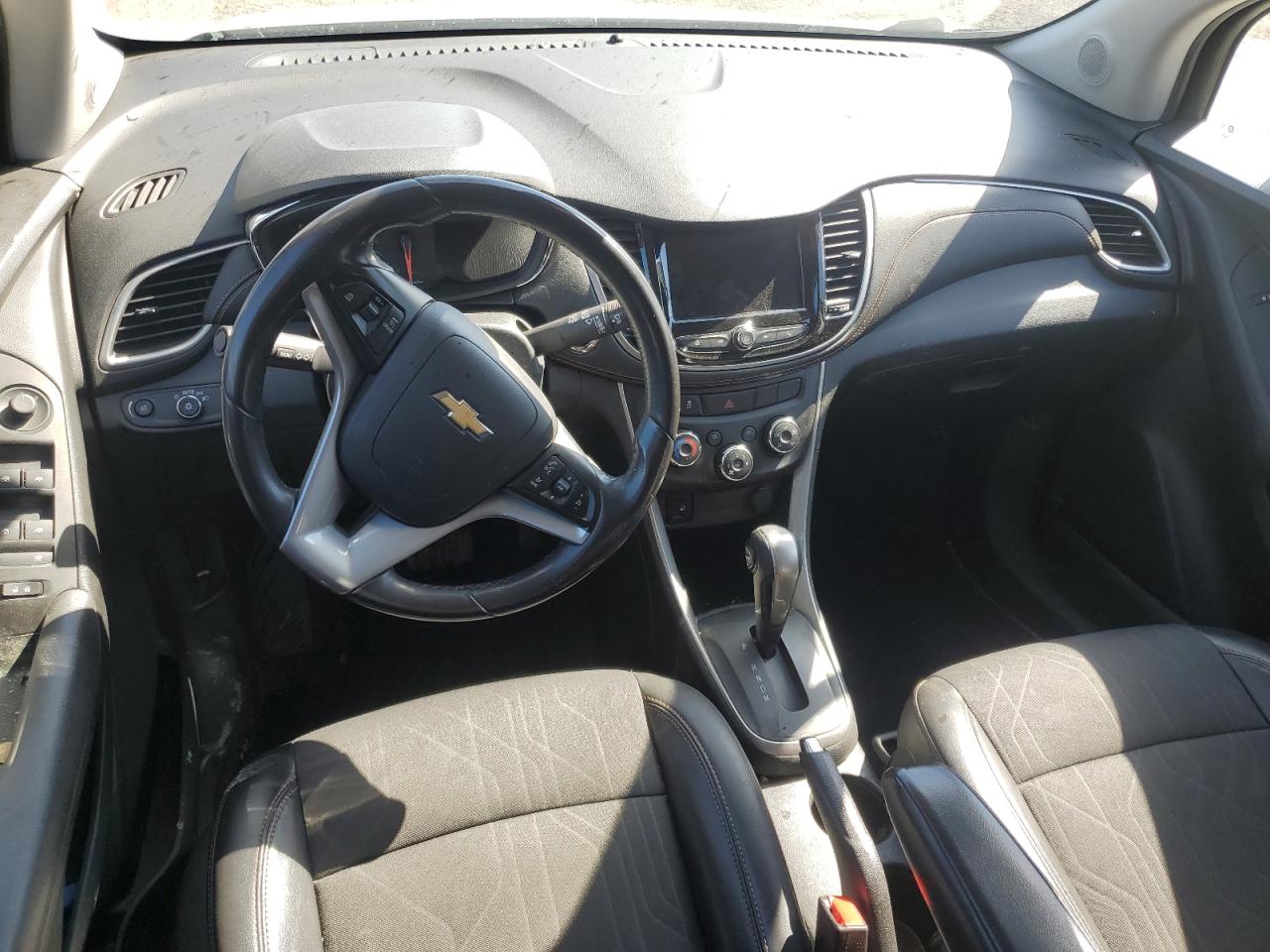 KL7CJPSB4KB758221 2019 Chevrolet Trax 1Lt