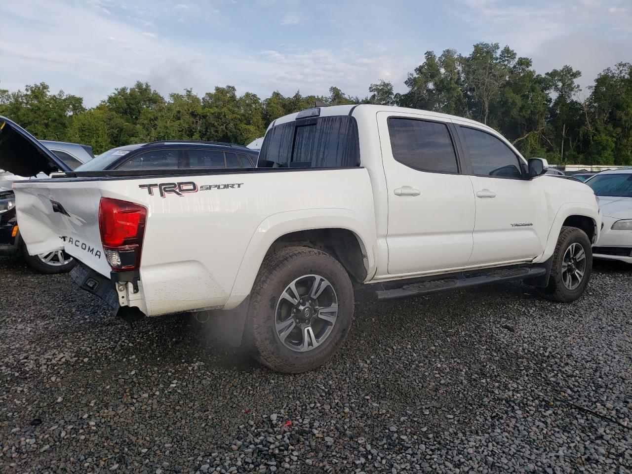 2019 Toyota Tacoma - Image 3