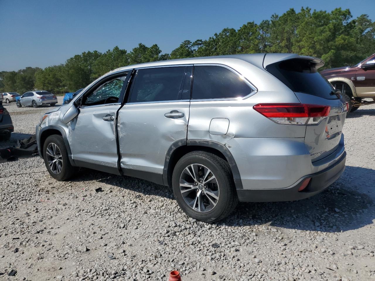 2019 Toyota Highlander - Image 2