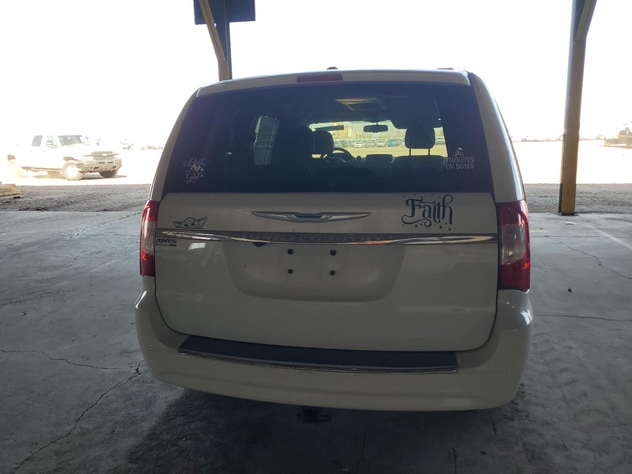 2015 Chrysler Town & Country Touring VIN: 2C4RC1BG5FR620677 Lot: 69709424