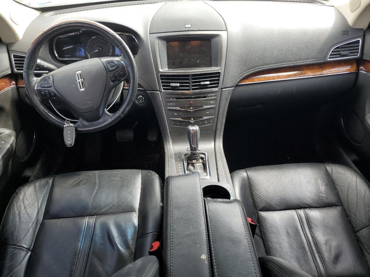 2014 Lincoln MKT - Image 8