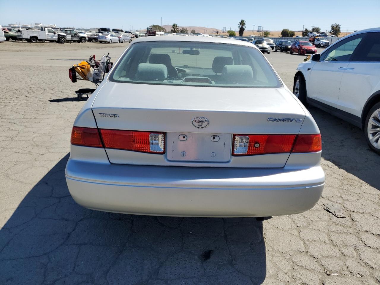 2000 Toyota Camry Ce VIN: JT2BG22K8Y0502628 Lot: 70896294