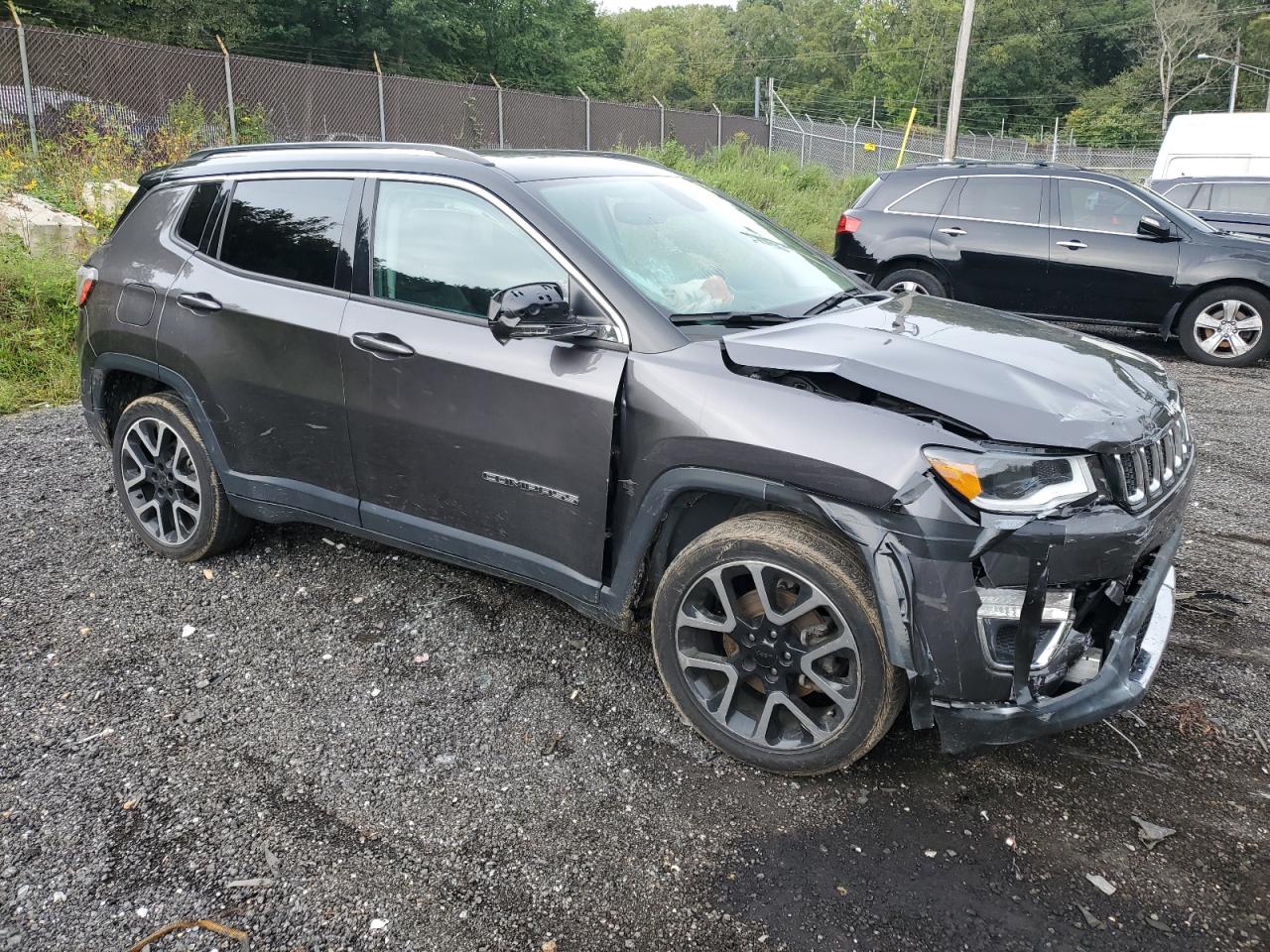 3C4NJDCB1LT135261 2020 Jeep Compass Limited