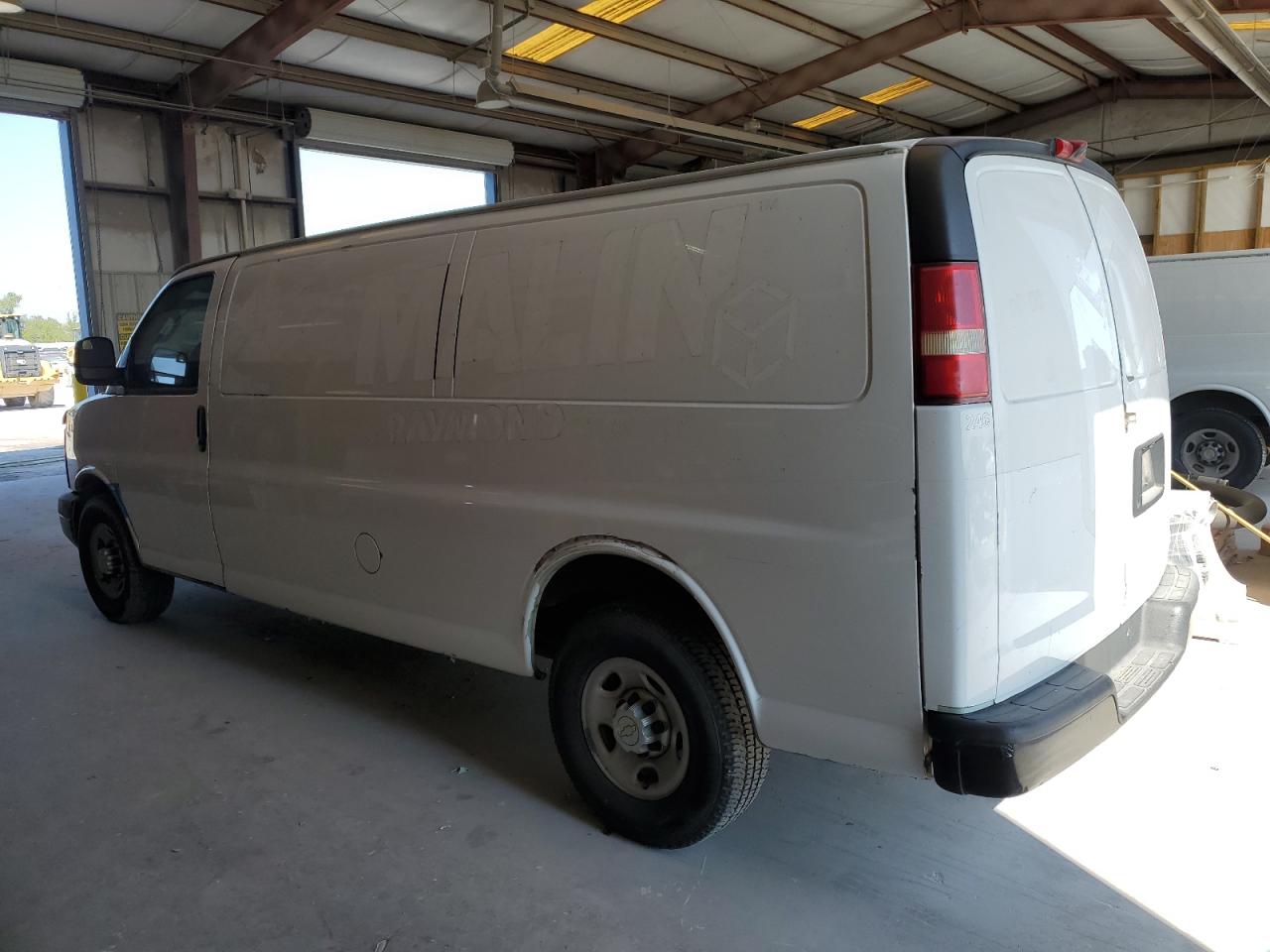 VIN 1GCZGHFG8G1133888 2016 CHEVROLET EXPRESS no.2