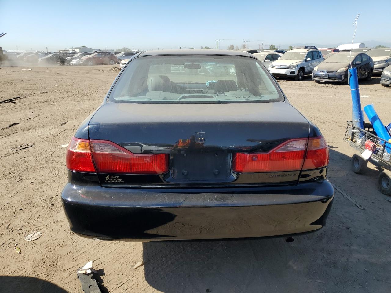 1HGCG5646YA128122 2000 Honda Accord Lx