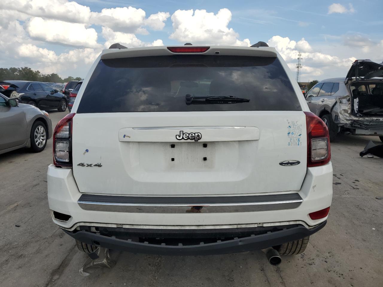 1C4NJDEB2GD795365 2016 Jeep Compass Latitude