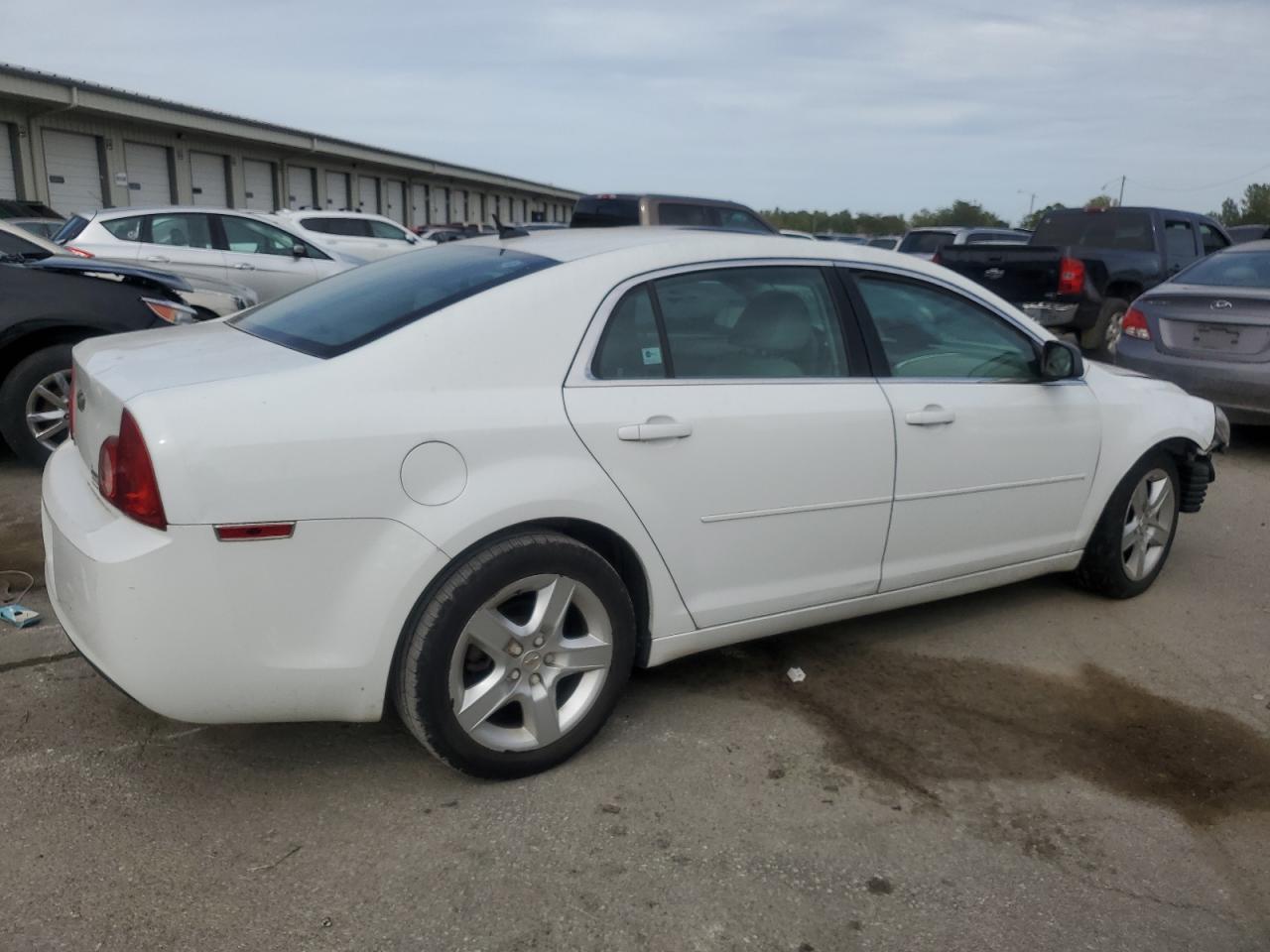 2011 Chevrolet Malibu - Image 3