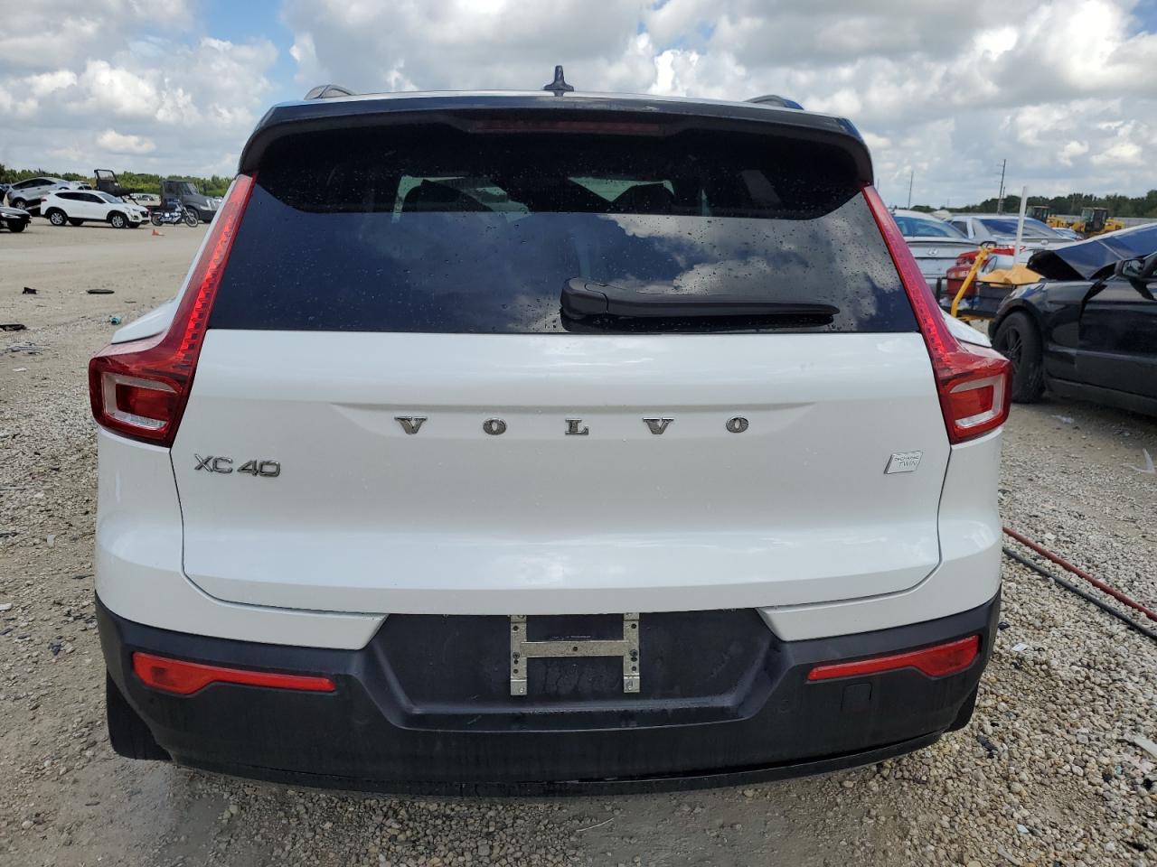 2022 Volvo Xc40 P8 Recharge Plus VIN: YV4ED3UR4N2667067 Lot: 70242004