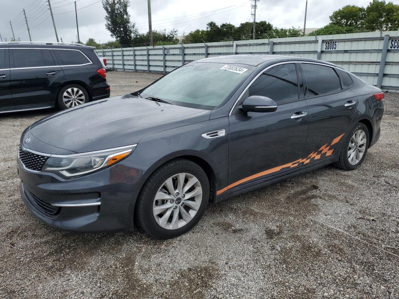 2018 Kia Optima Ex VIN: 5XXGU4L32JG213418 Lot: 72882634