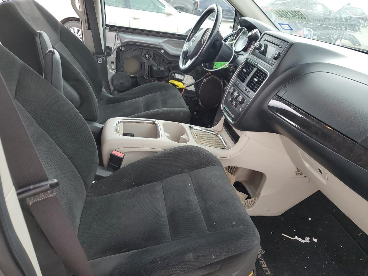 2016 Dodge Caravan - Image 7