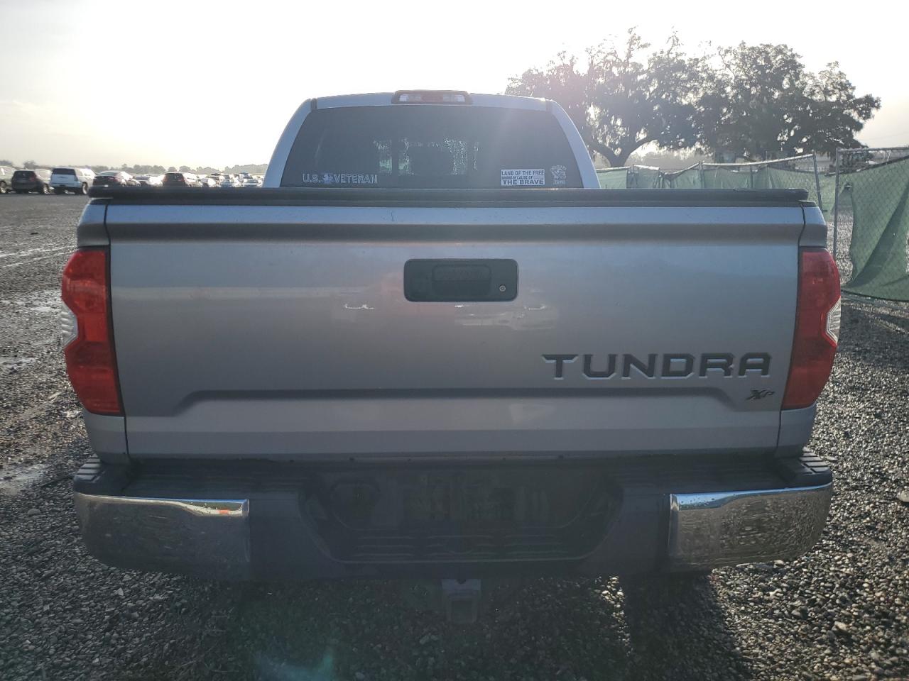 5TFRM5F1XHX110663 2017 Toyota Tundra Double Cab Sr