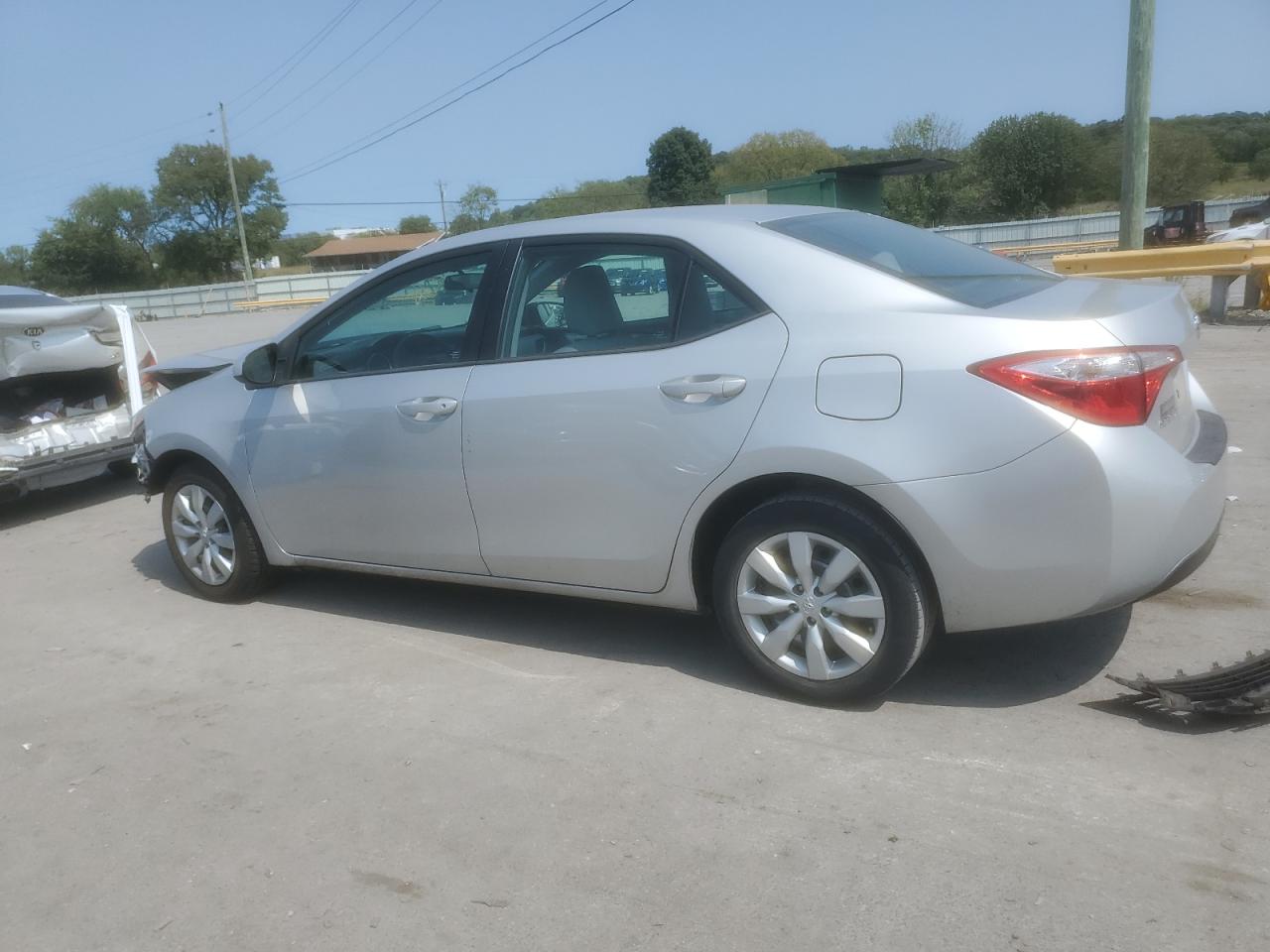 VIN 5YFBURHE1GP568663 2016 TOYOTA COROLLA no.2