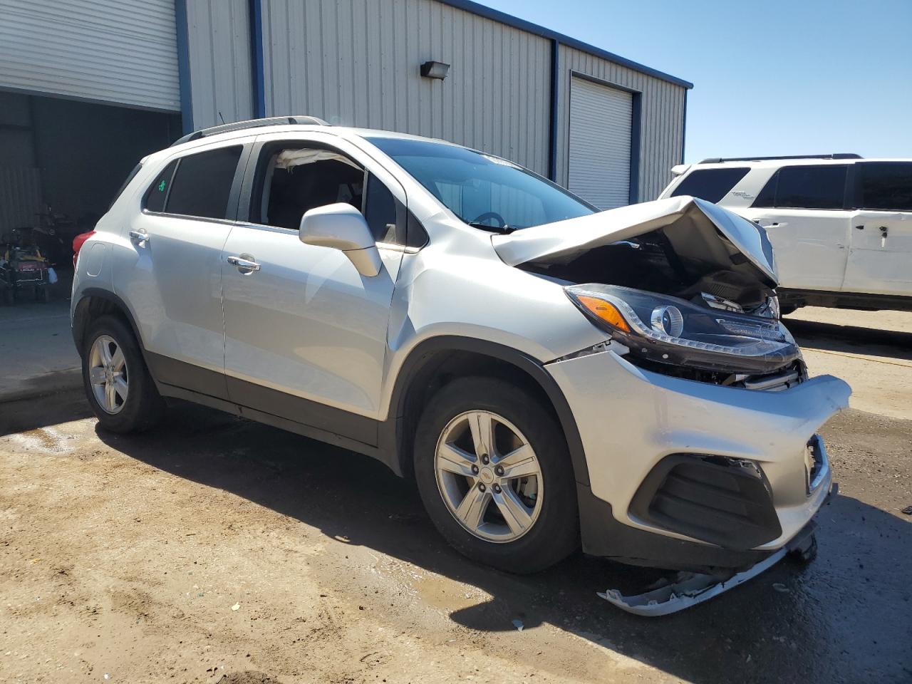 VIN KL7CJLSB8LB033635 2020 CHEVROLET TRAX no.4