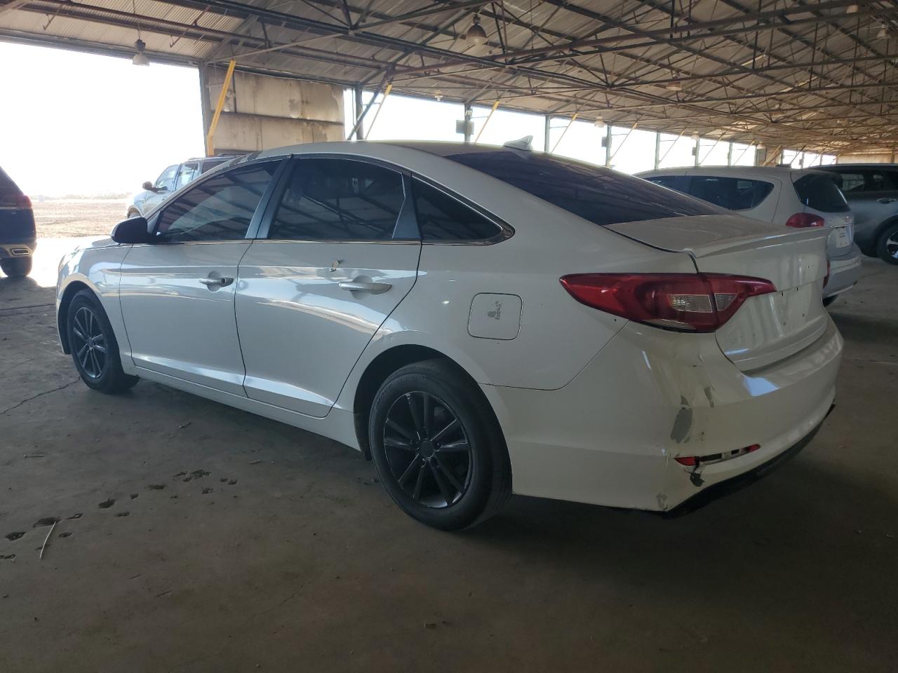 5NPE24AF6HH465939 2017 HYUNDAI SONATA - Image 2