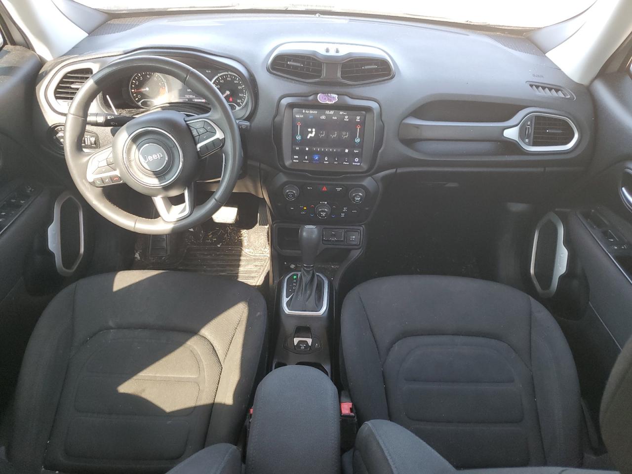 ZACCJABB1JPH00328 2018 Jeep Renegade Latitude