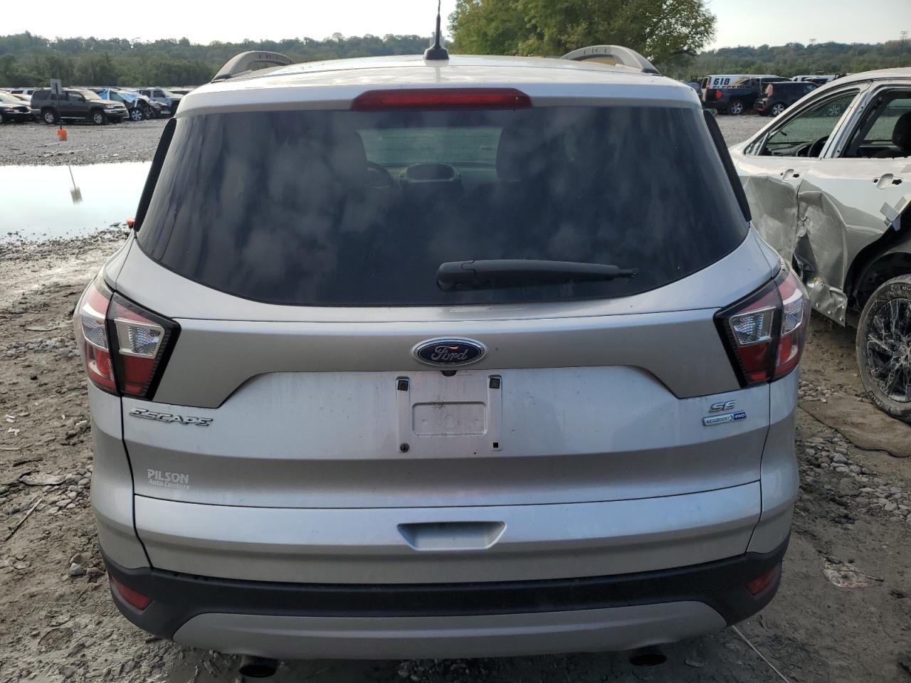 1FMCU9GD4JUC37501 2018 Ford Escape Se