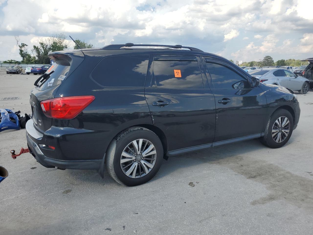 2018 Nissan Pathfinder - Image 3