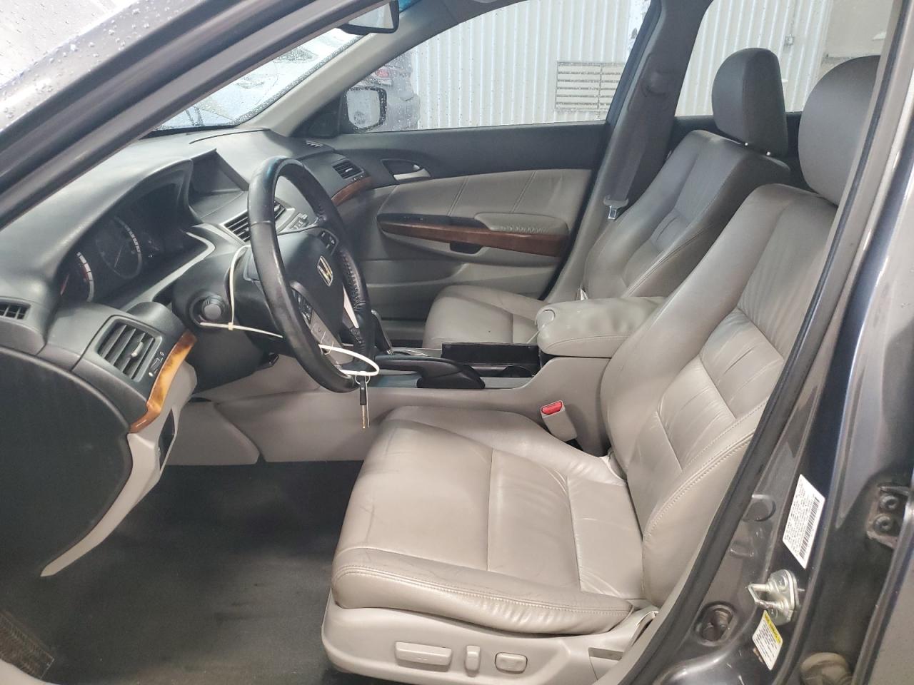 2011 Honda Accord Exl VIN: 1HGCP2F82BA040693 Lot: 71588294